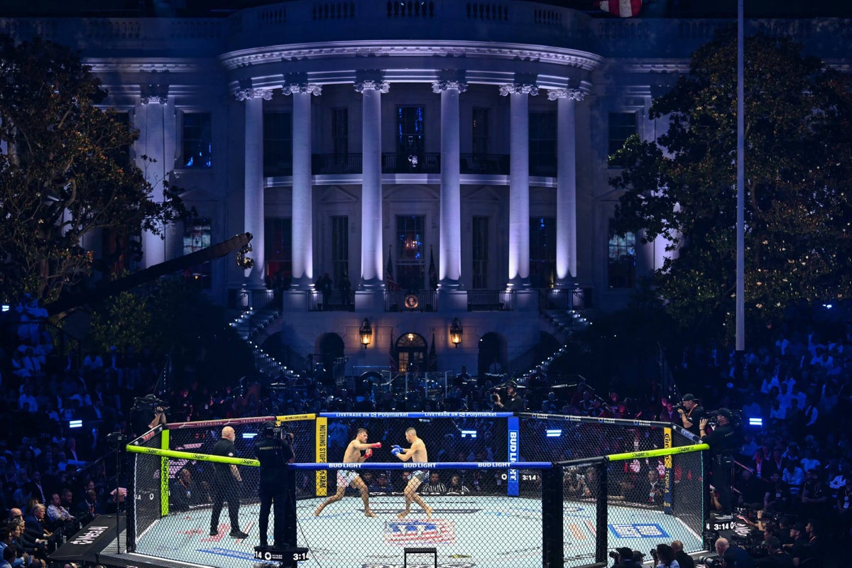 UFC خونین و عجیب و غریب با برکت ترامپ به حق لاف زدن کاخ سفید می رسد.