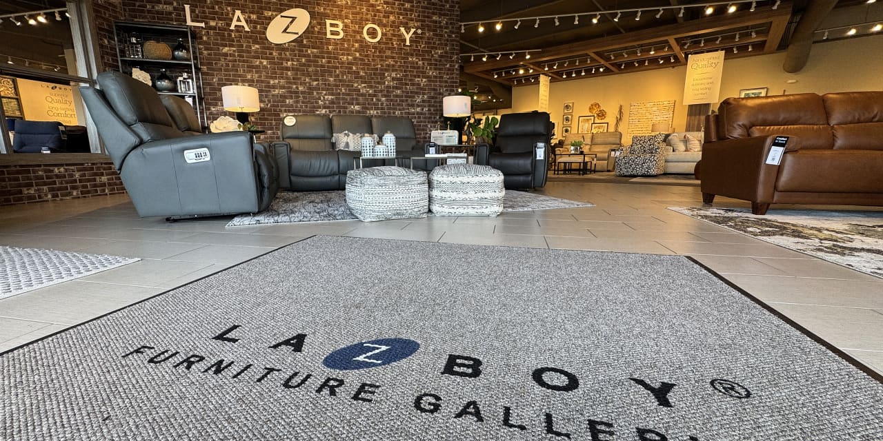 چرا سهام La-Z-Boy بالاخره در حرکت است؟