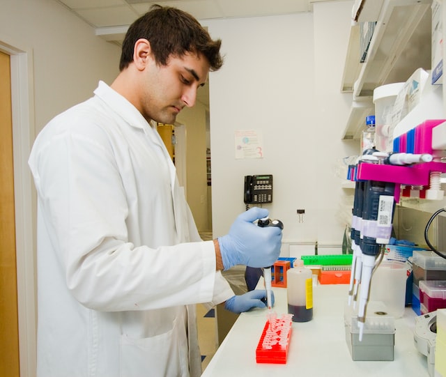 چگونه Allogene Therapeutics (ALLO) پلت فرم CAR T خارج از قفسه خود را در سرطان و بیماری خودایمنی گسترش می دهد