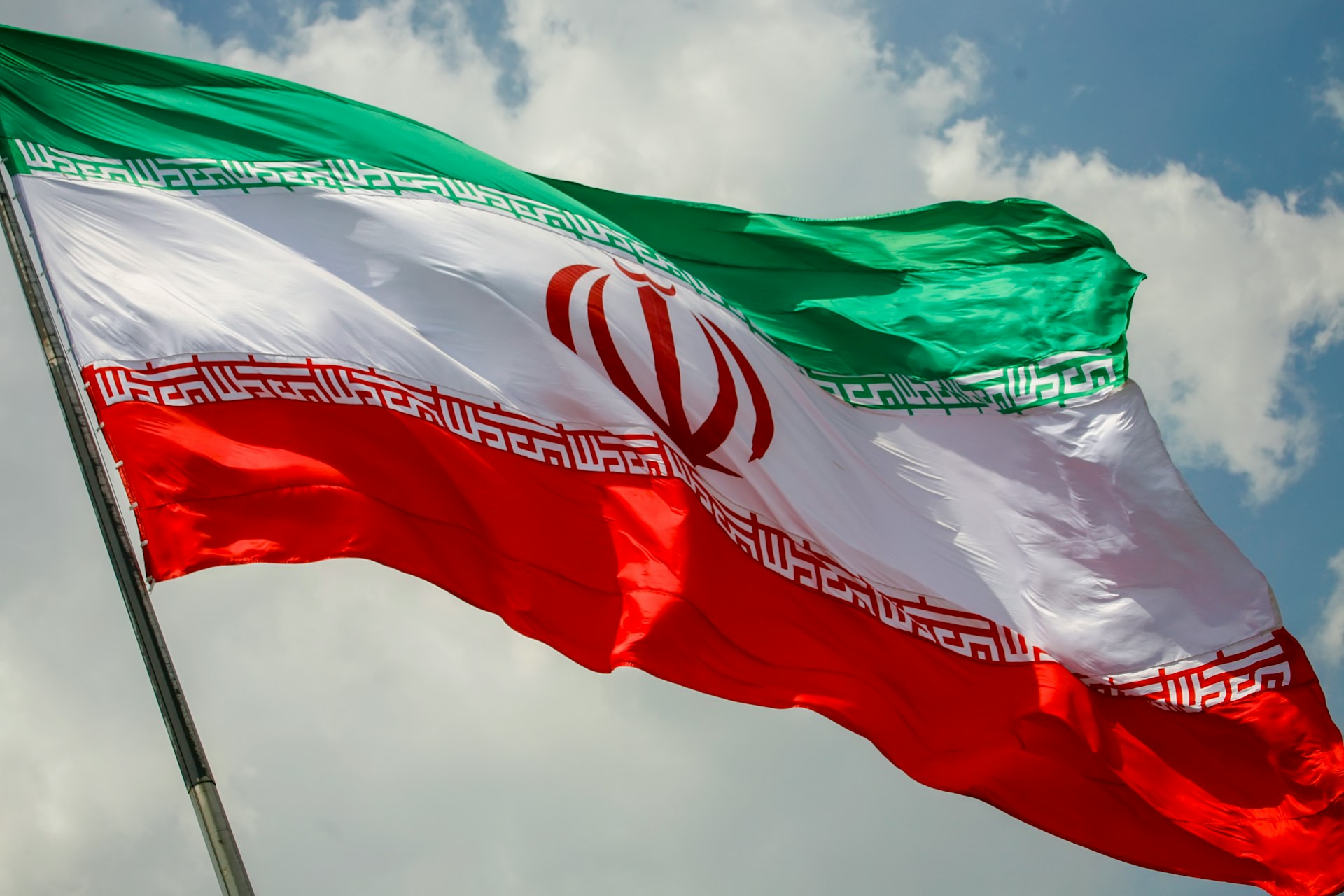 رهبر حزب الله از "پیروزی بزرگ" ایران پس از توافق با آمریکا استقبال کرد