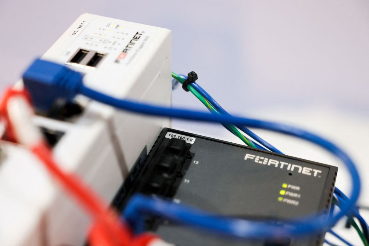 مجرمان سایبری ده‌ها هزار فایروال Fortinet را که توسط شرکت‌های بزرگ در سراسر جهان استفاده می‌شد هک کردند.