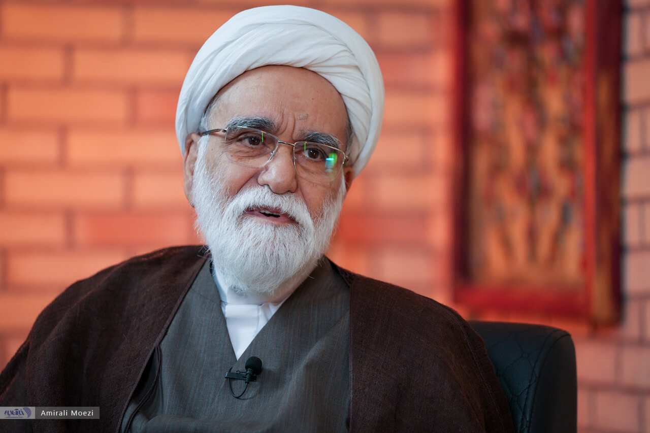 ببینید | خاطره حجت‌الاسلام عبدالحسین معزی از دیدار با امام(ره) در دوران نوجوانی