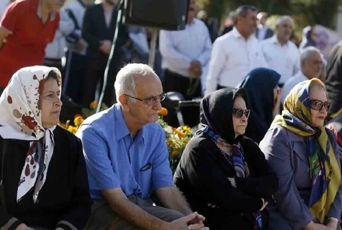 چه کسانی با ۲۰ سال سابقه میتوانند بازنشسته شوند؟/ جزئیات قانون جدید بازنشستگی