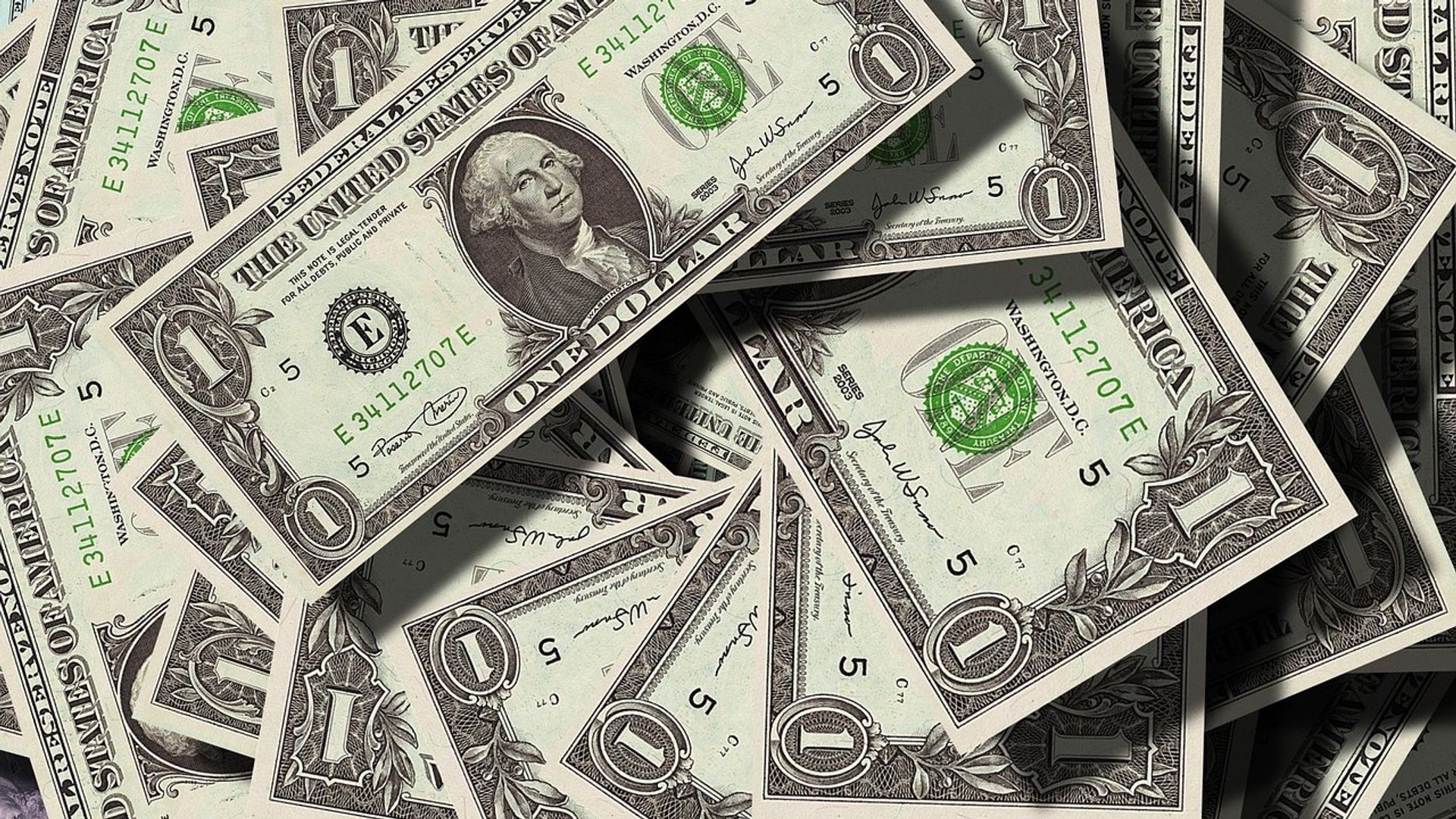 دشمن بیت کوین، شاخص دلار، در آستانه یک شکست بزرگ است