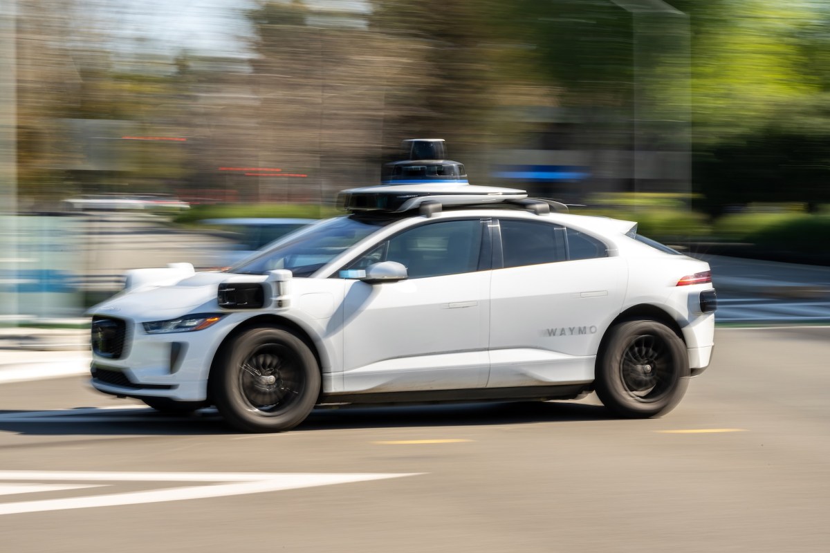 Waymo نزدیک به 4000 رباتاکسی را فراخوانی می کند تا از رانندگی آنها در مناطق ساخت و ساز بزرگراه جلوگیری کند