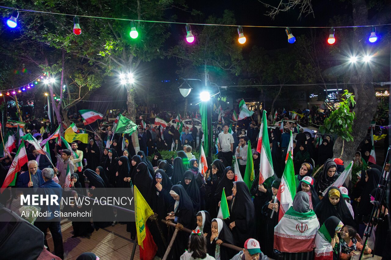 بازخوانی درس های عاشورا در تجمعات شبانه مردم مشهد