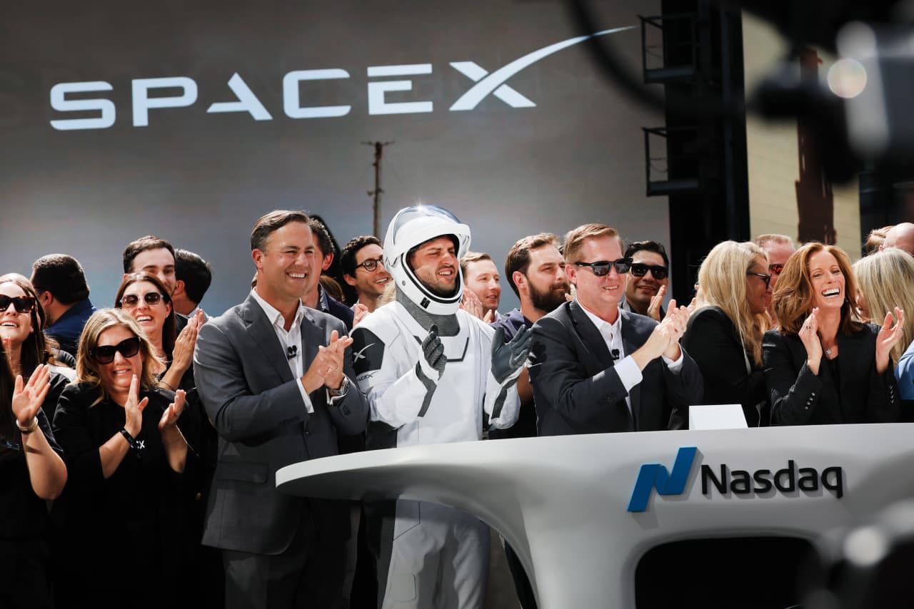 حجم گزینه های SpaceX با شروع معاملات افزایش می یابد. در اینجا یک استراتژی کم خطر برای بازی با افزایش عظیم وجود دارد.