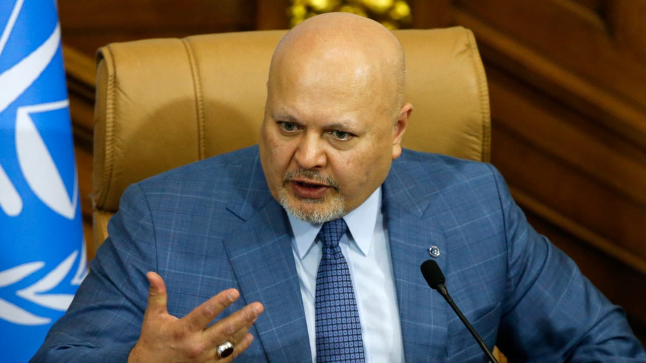 کریم خان در بریتانیا به اتهام آزار جنسی تعلیق شد