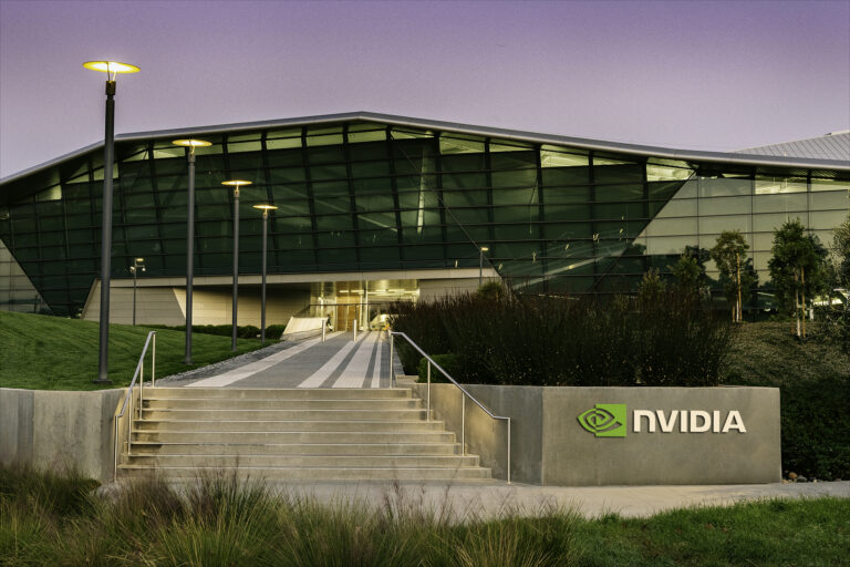 چگونه NVIDIA (NVDA) زیرساخت های هوش مصنوعی خود را به XR و هوش مصنوعی فیزیکی گسترش می دهد