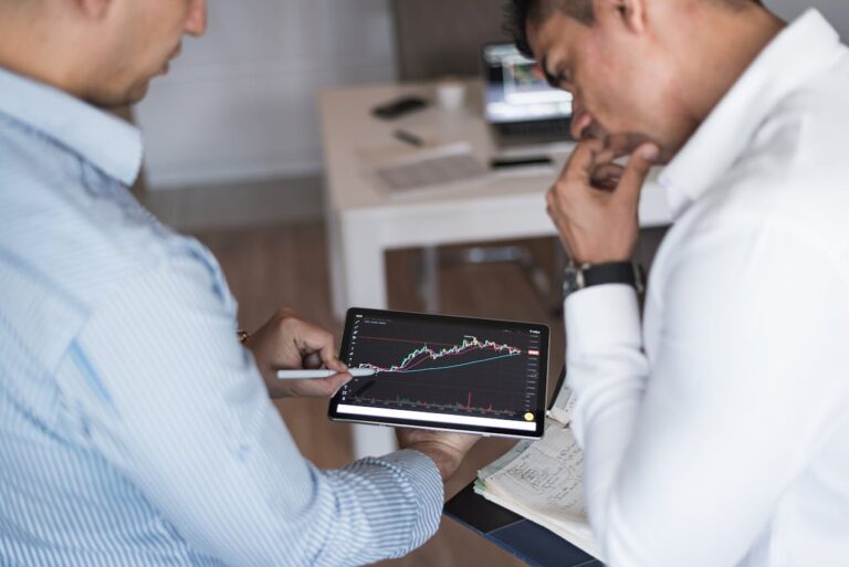 برنبرگ تأیید می کند که چرا Accenture plc (ACN) یکی از بهترین سهام در حال سقوط است