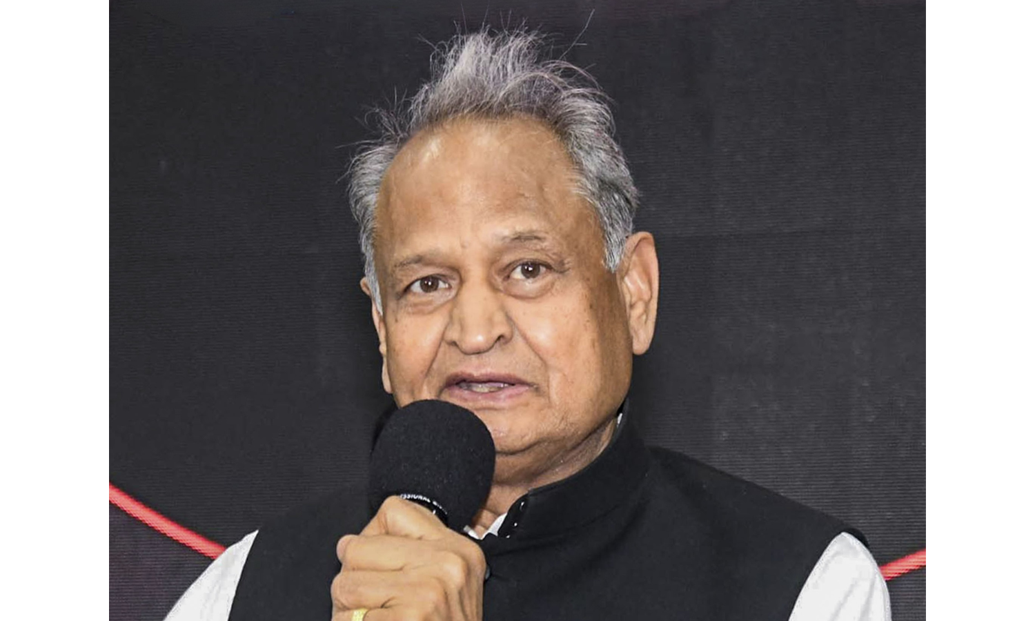 اقدام در مساجد، مدارس در نواحی مرزی به قصد قطبی شدن: Gehlot