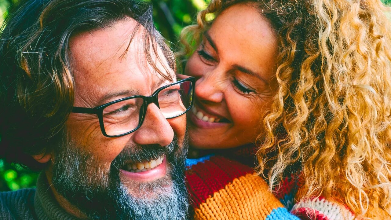 ۶ کاری که زوج‌های خوشبخت برای فرار از احساس تنهایی انجام می‌دهند