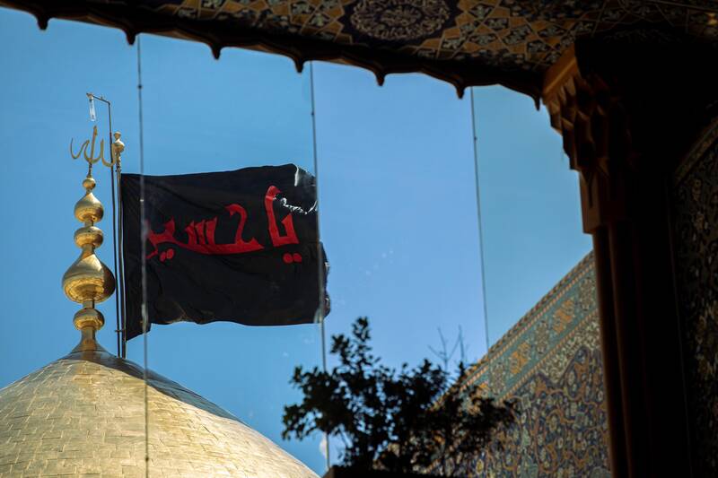 فیلم/ "لبیک یا حسین" در حرم سیدالشهدا طنین انداز شد