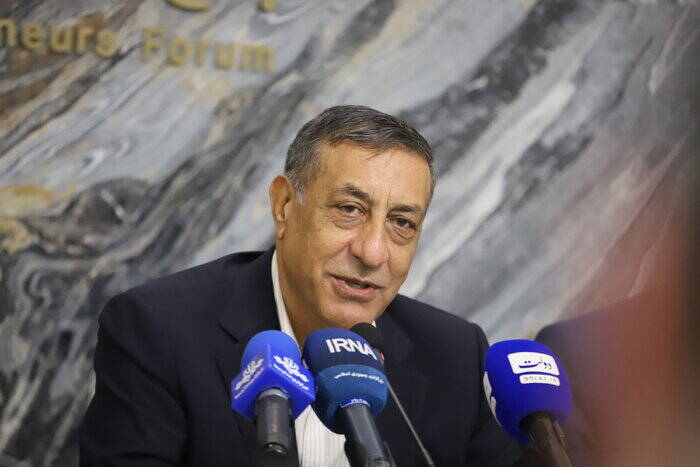 معاون رئیسجمهور: تصمیمات ملی را از منازعات جناحی دور نگه داریم