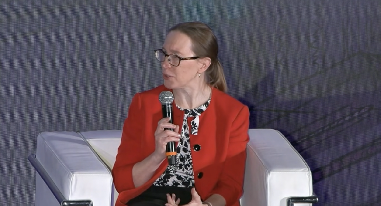 Hester Peirce 'Crypto Mom' خروج از SEC را اعلام کرد