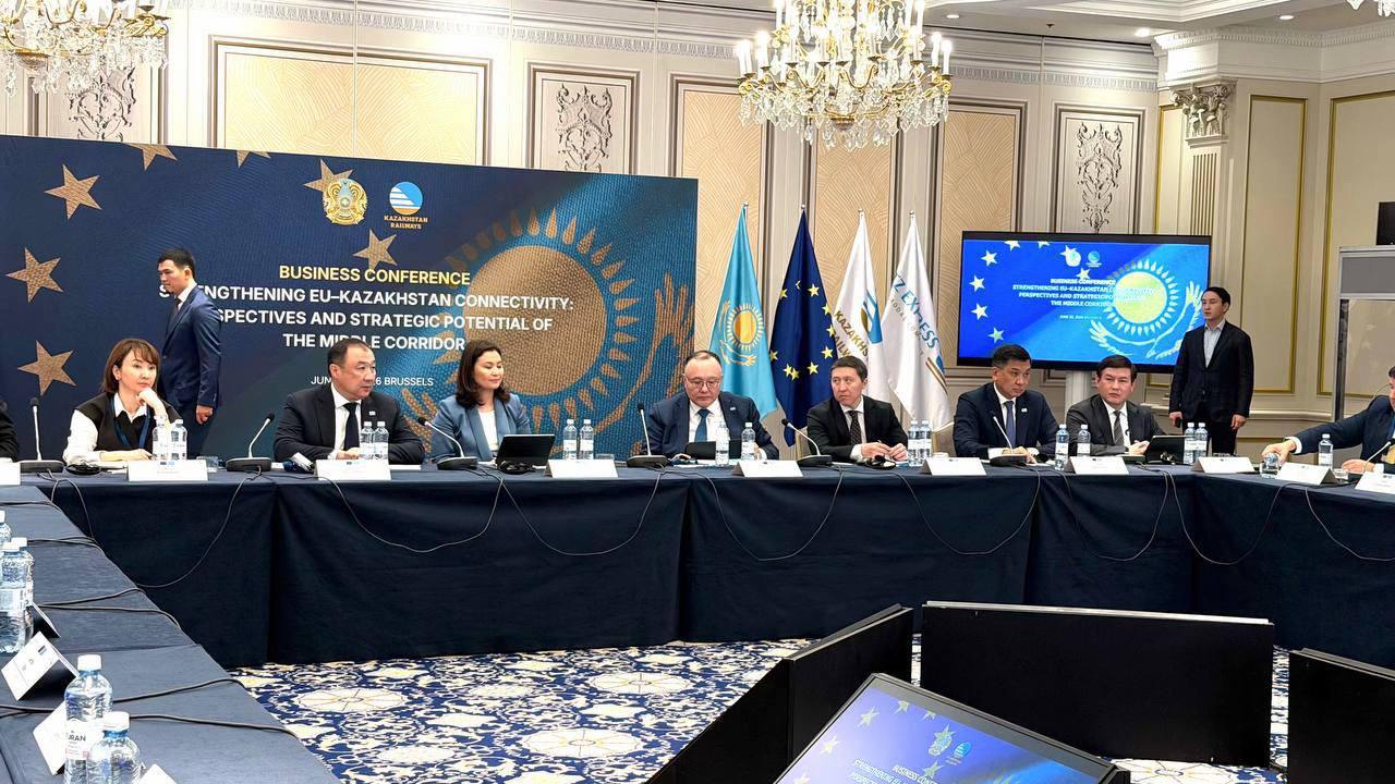 قزاقستان و اتحادیه اروپا درباره توسعه کریدور میانی گفتگو کردند