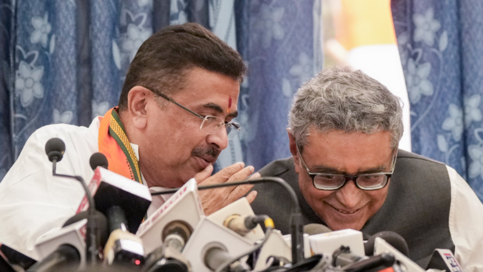 دولت BJP بنگال بودجه برای امور اقلیت ها و مدارس را کاهش می دهد