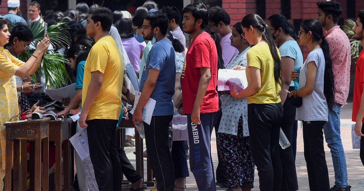 چگونه پلیس کرالا رویای امتحان یک داوطلب NEET را در میان یک بحران نجات داد