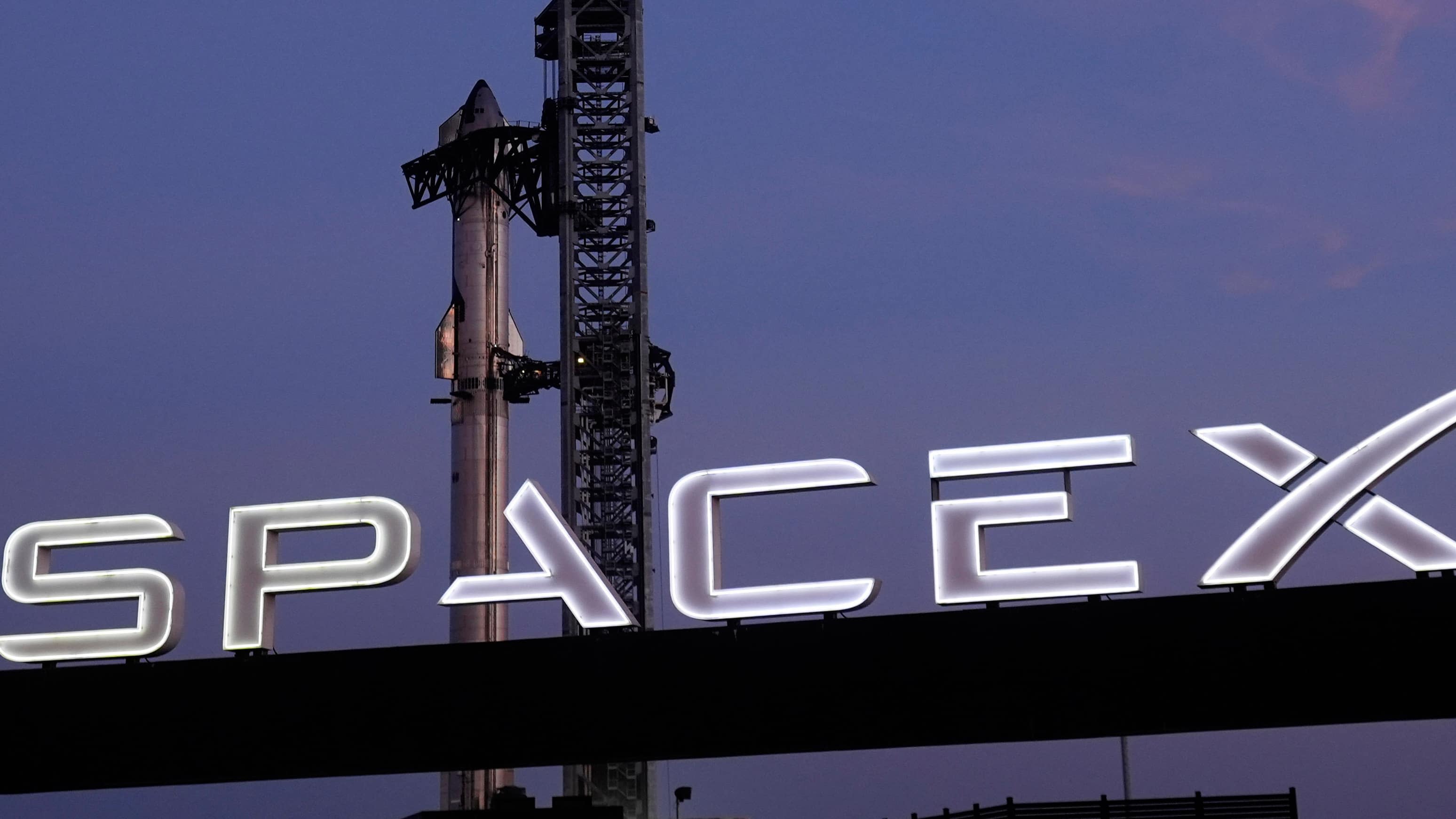 سهام SpaceX قبل از بازگشت به زیر 150 دلار سقوط کرد