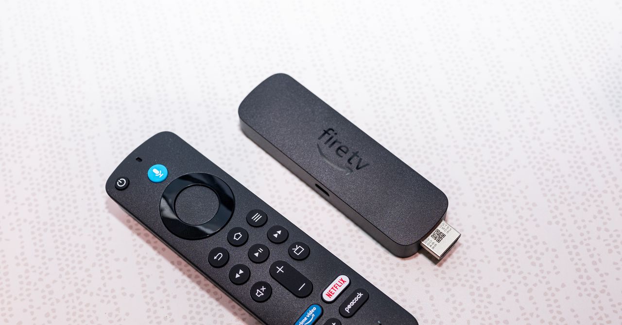 بهترین Fire TV Stick آمازون تقریباً نیمه خاموش است (2026)