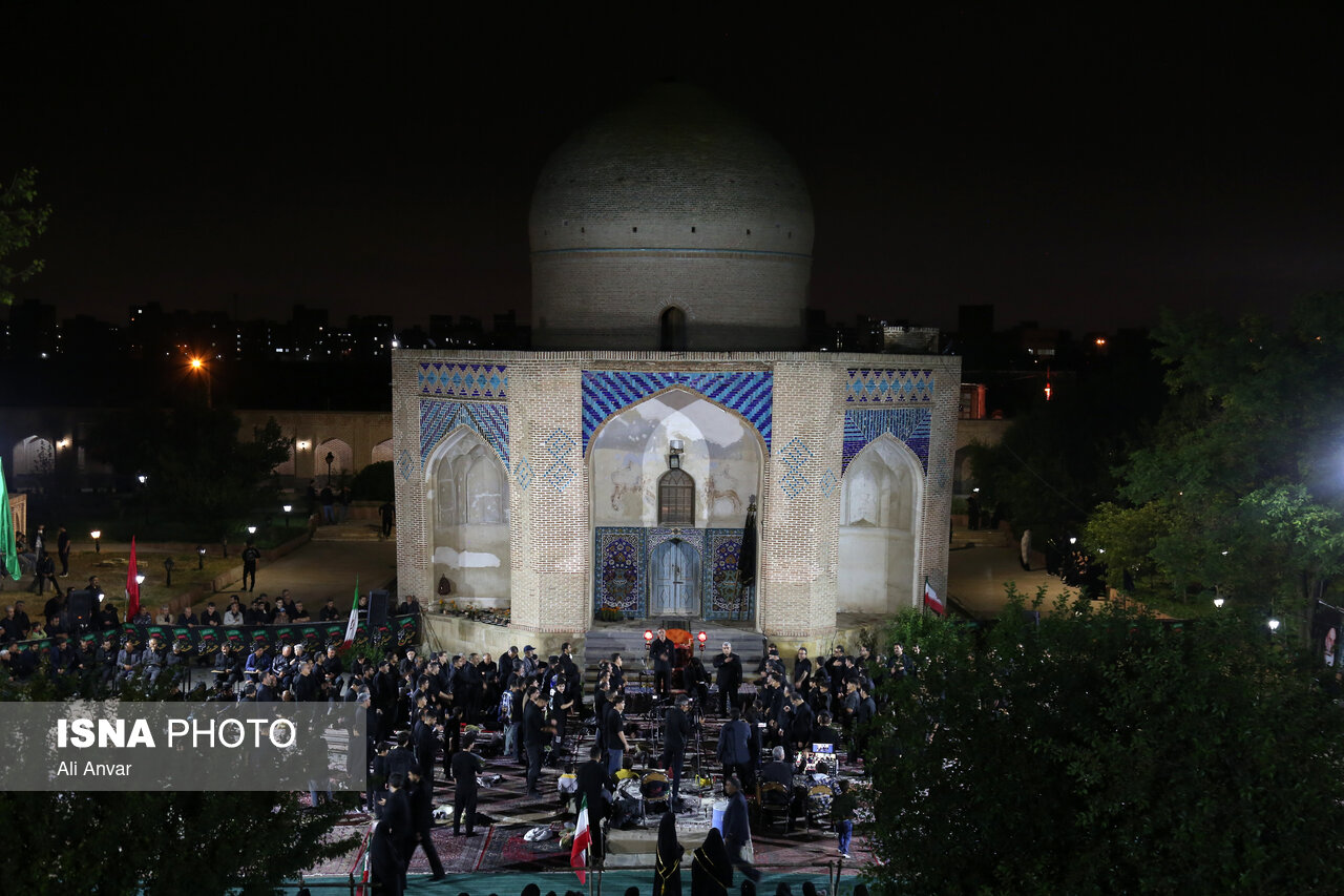 اجتماع عزاداران حسینی - بقعه شیخ امین الدین جبرئیل اردبیل