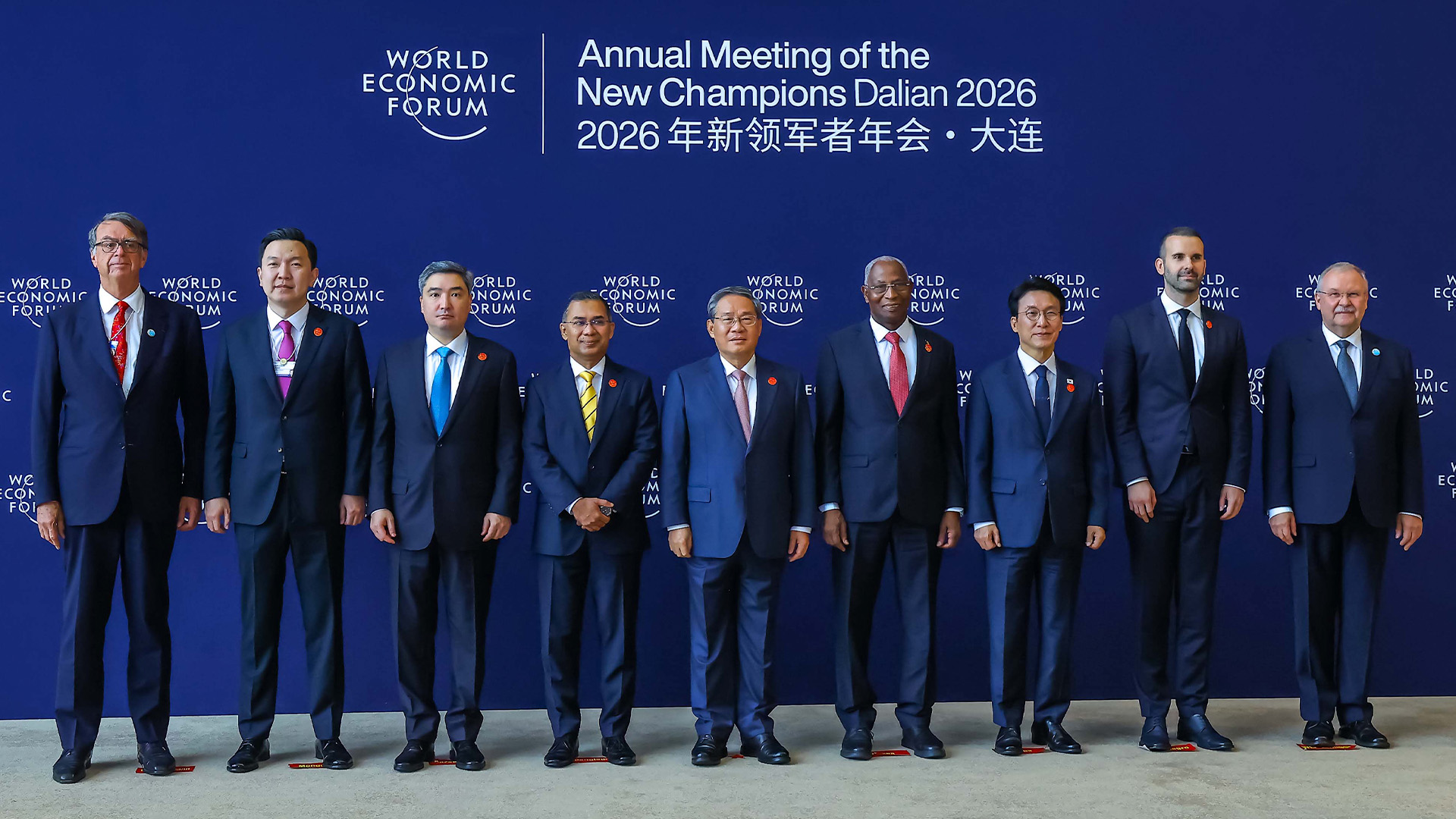 قزاقستان در مورد گسترش روابط اقتصادی با مغولستان، بنگلادش و WEF بحث می کند