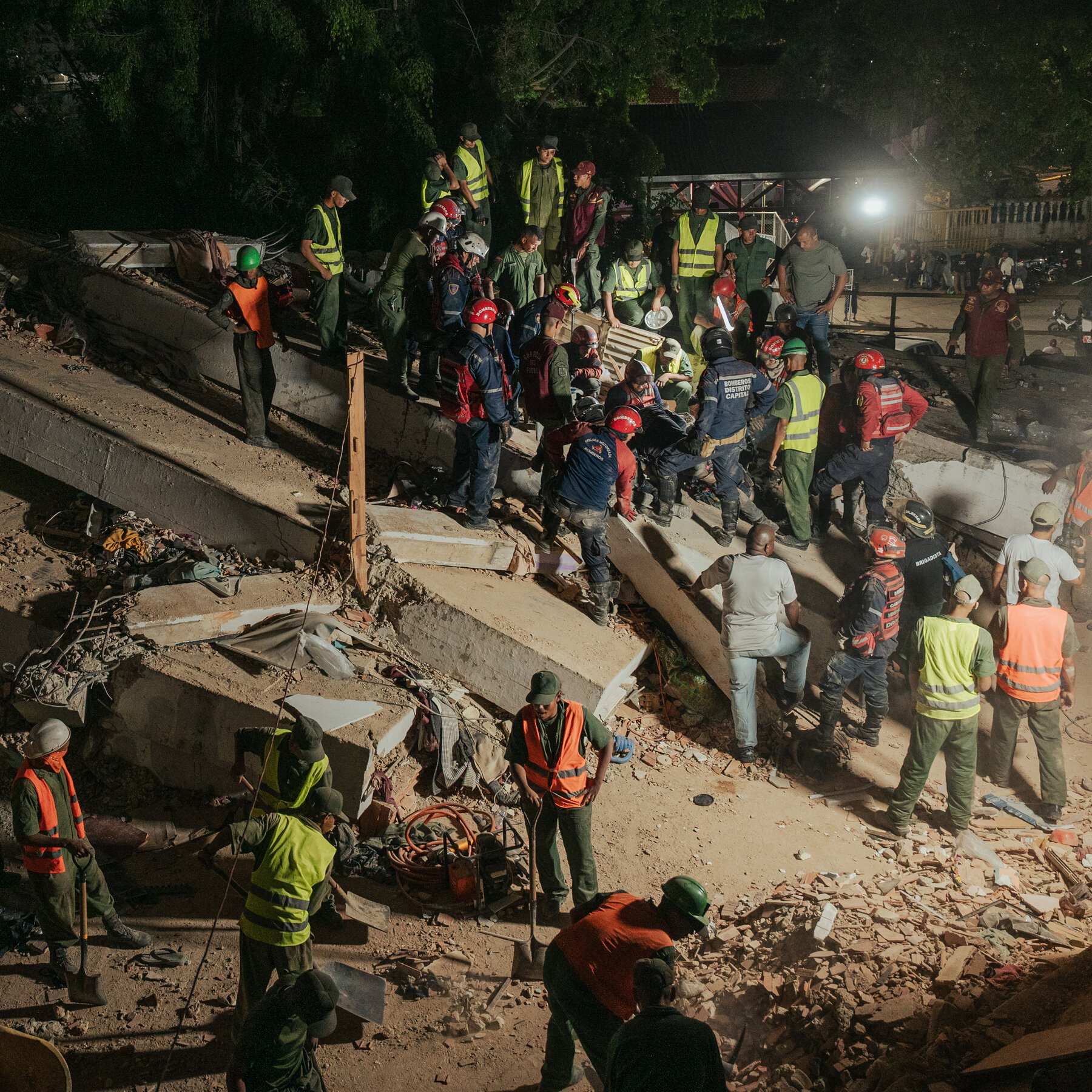 2 زلزله مرگبار ونزوئلا را لرزاند و چرا داروهای شیمیایی به زودی سهمیه بندی می شوند