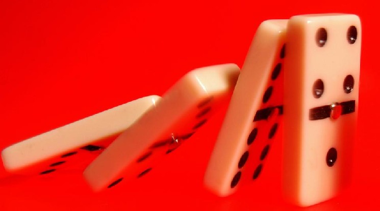 اتر، XRP و dogecoin با سقوط سهام فناوری منجر به فروش گسترده ارزهای دیجیتال شدند