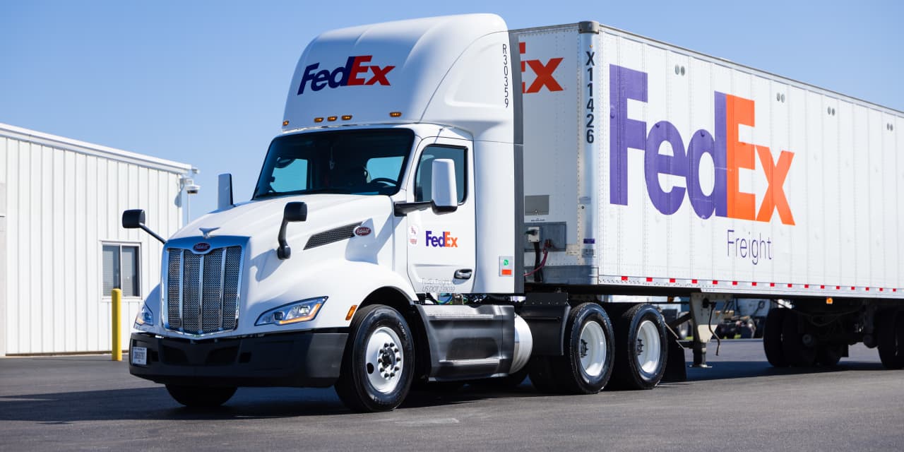 اولین گزارش درآمد FedEx Freight از برآوردها پیشی گرفت. سهام حرکت نمی کند.