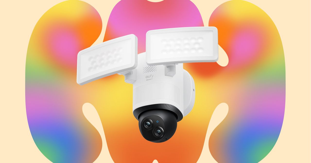 من فقط دیدم که دوربین امنیتی Floodlight Eufy ارزان تر از همیشه است (2026)