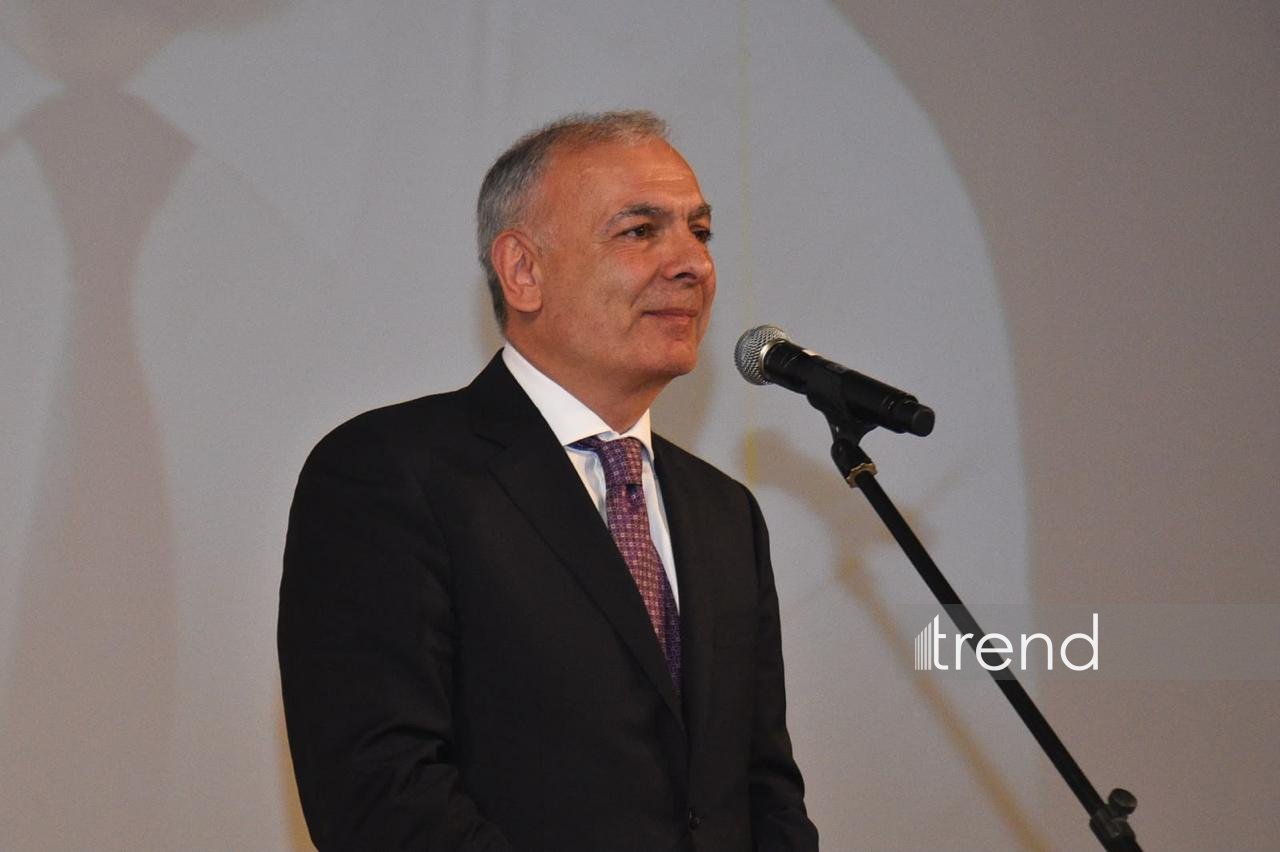 مراد حیدروف در اولین نمایش مستند به میراث عارف حیدروف می پردازد