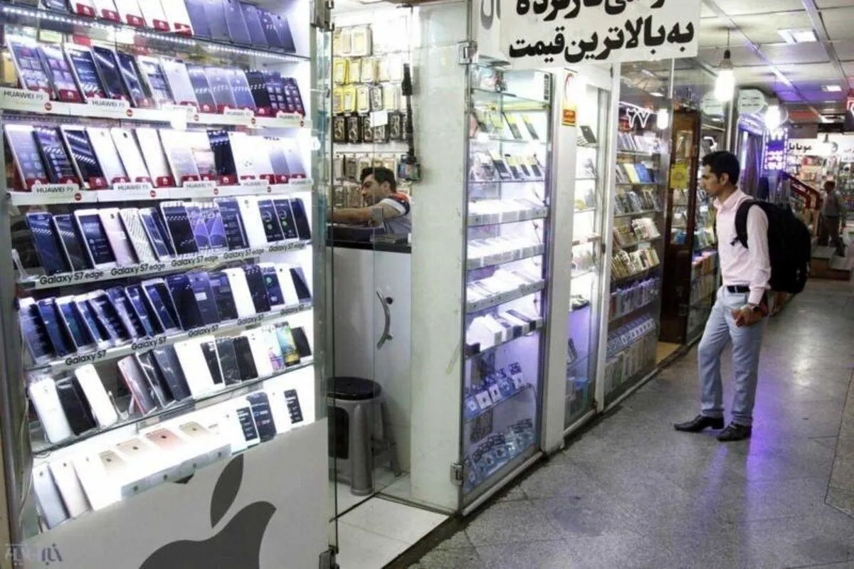 مشکلات بازار تلفن‌همراه | از کاهش واردات تا افت قدرت خرید مردم