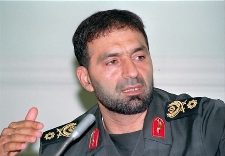 عکسی از نماز جماعت شهید طهرانی مقدم