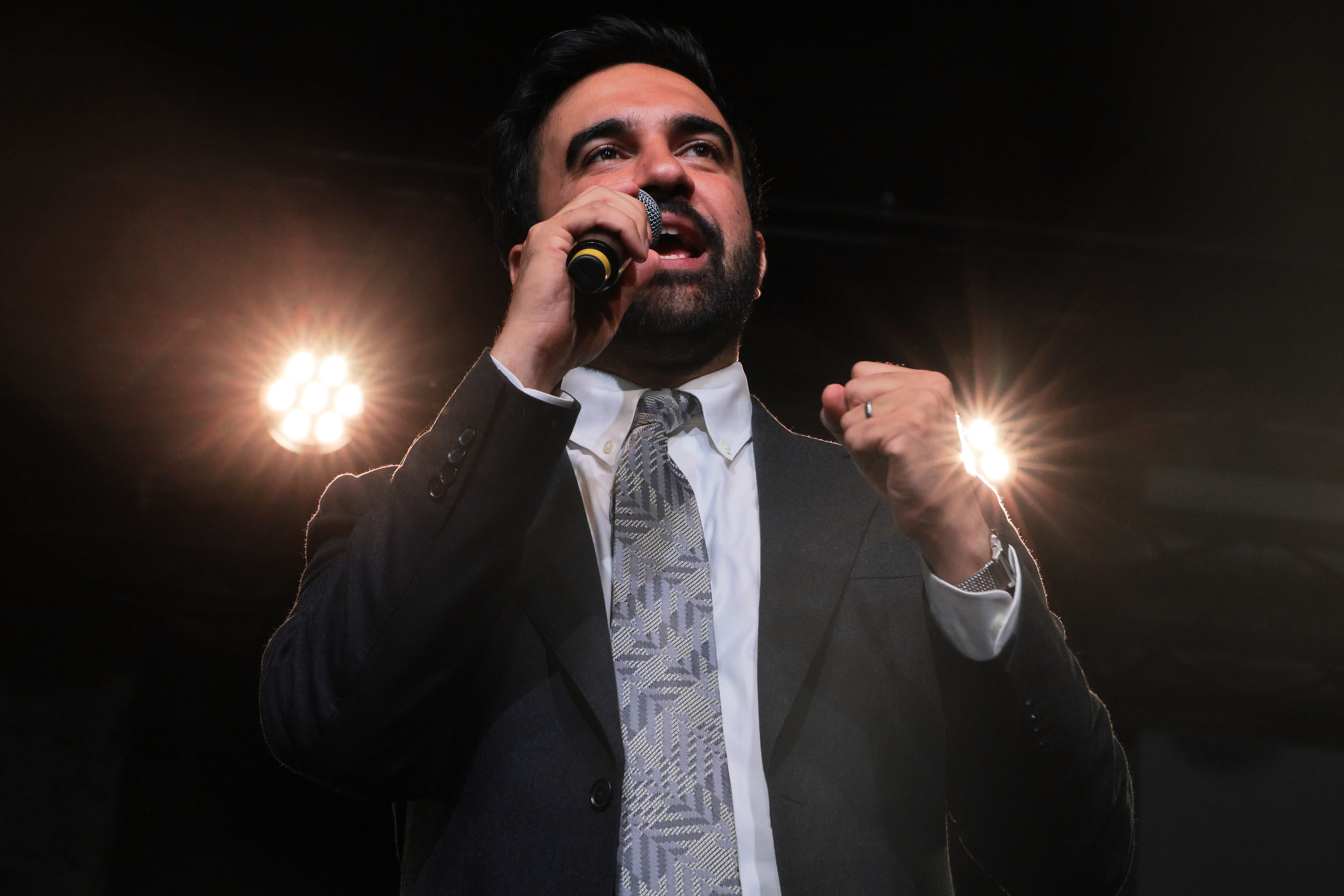صدها خاخام آمریکایی نامه ای را امضا کردند و از ممدانی خواستند که به خاطر «هیولا» خواندن آیپک عذرخواهی کند.