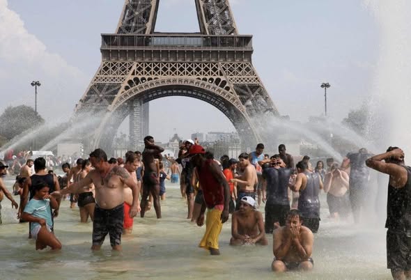 اروپا Swelters: با تشدید سیگنال های آب و هوا، مقاومت را در برابر موج گرما آزمایش می کند