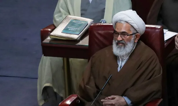 عضو مجلس خبرگان رهبری: عده‌ای افراطیون کارشکنی می‌کنند که نادرست است/ مذاکره‌کنندگان باید هوشیار باشند