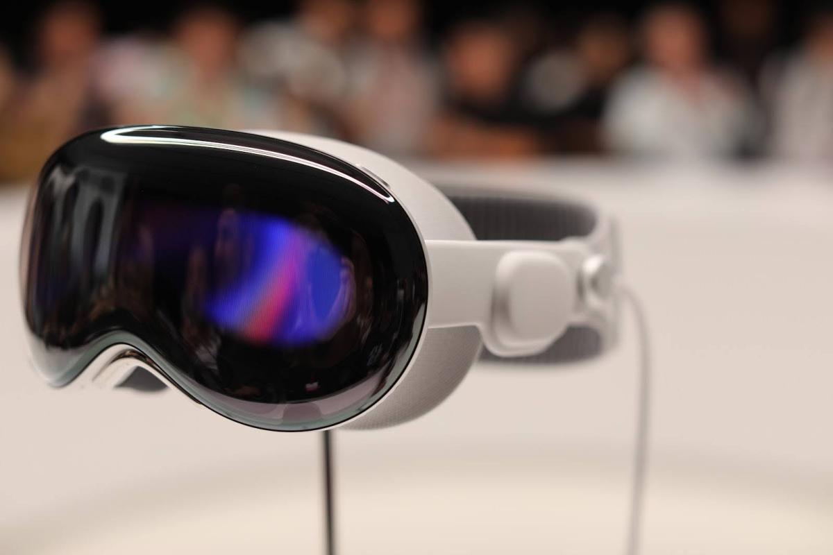 طبق گزارش ها، Apple Vision Pro Exec به OpenAI می رود