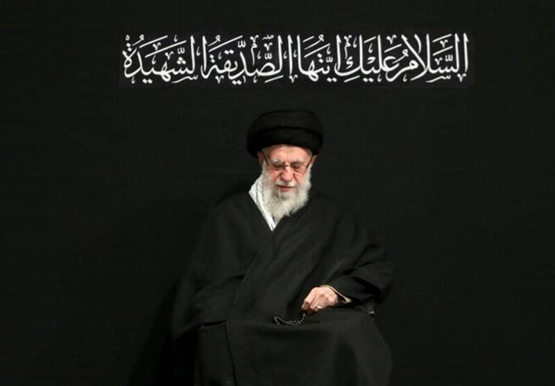در نماز عاشقی با خون وضو باید گرفت...
