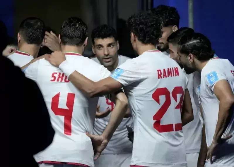امشب خواب به چشم هیچکس نخواهد آمد:/ زنده: لحظه به لحظه تا صعود تیم ملی ایران!
