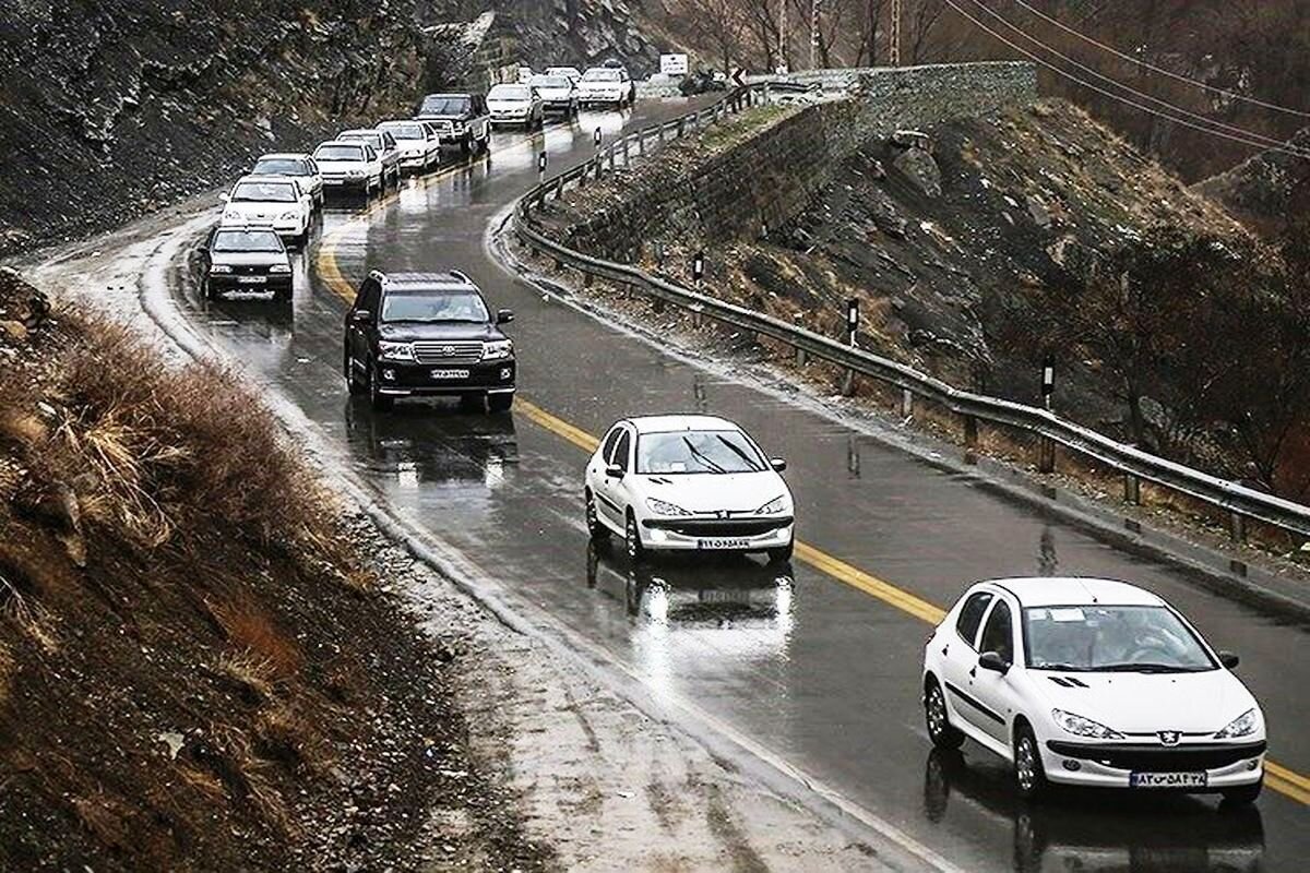 ترافیک سنگین در ۲ محور پرتردد؛ بارندگی و مه گرفتگی در جاده های ۴ استان | آخرین وضعیت ترافیکی جاده های کشور