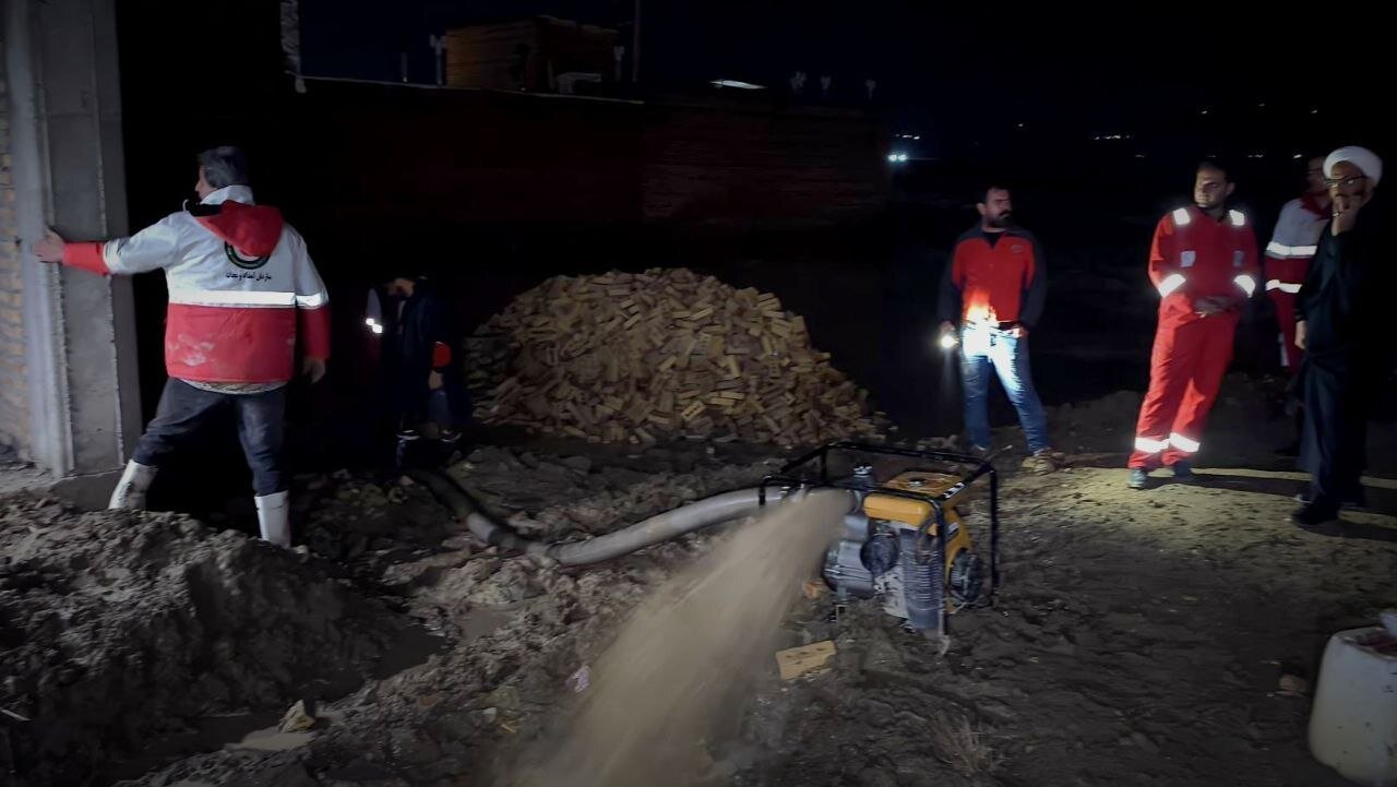 آماده‌باش هلال‌احمر سلماس و چالدران؛ امدادرسانی به ۱۵‌ واحد مسکونی