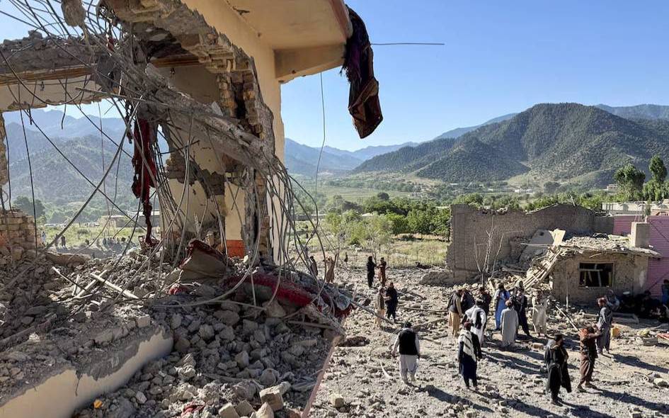 پاکستان مواضع شبه نظامیان را در افغانستان هدف قرار می دهد، طالبان تلفات بیشتری را گزارش می دهد