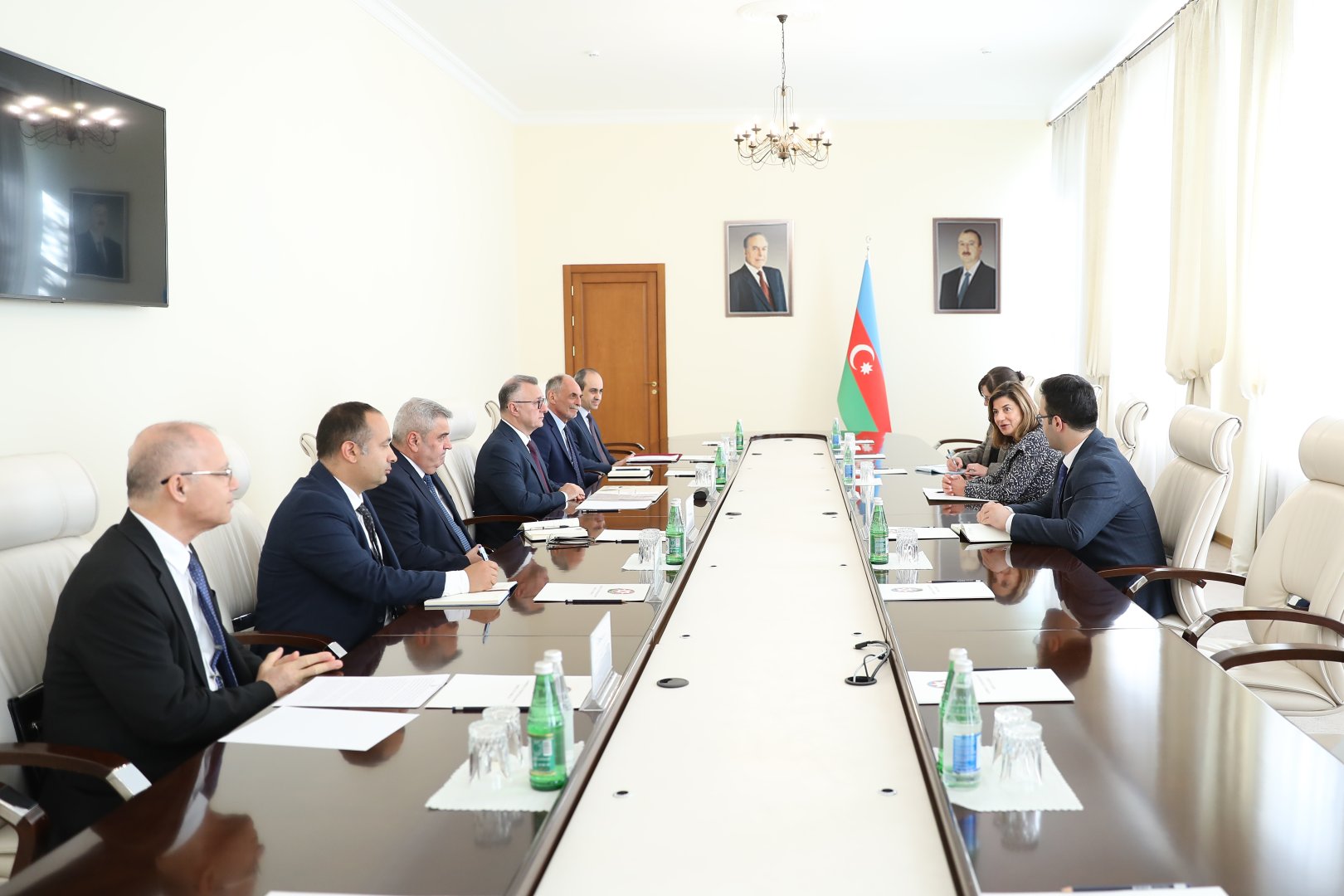 دیدار وزارت بهداشت آذربایجان با هیئتی از کمیسیون بین المللی مفقودین (عکس)