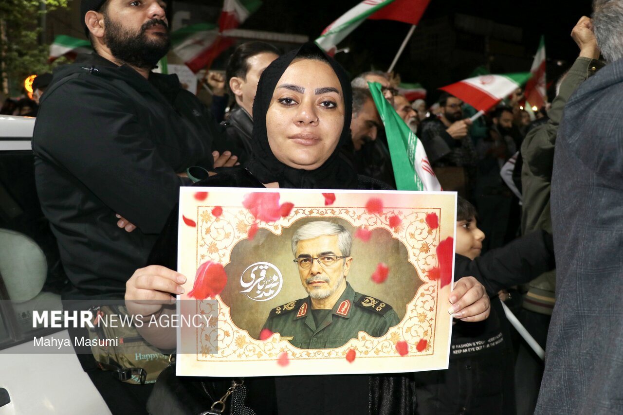 حال و هوای تجمعات مردمی ورامین در آستانه تشییع رهبر شهید