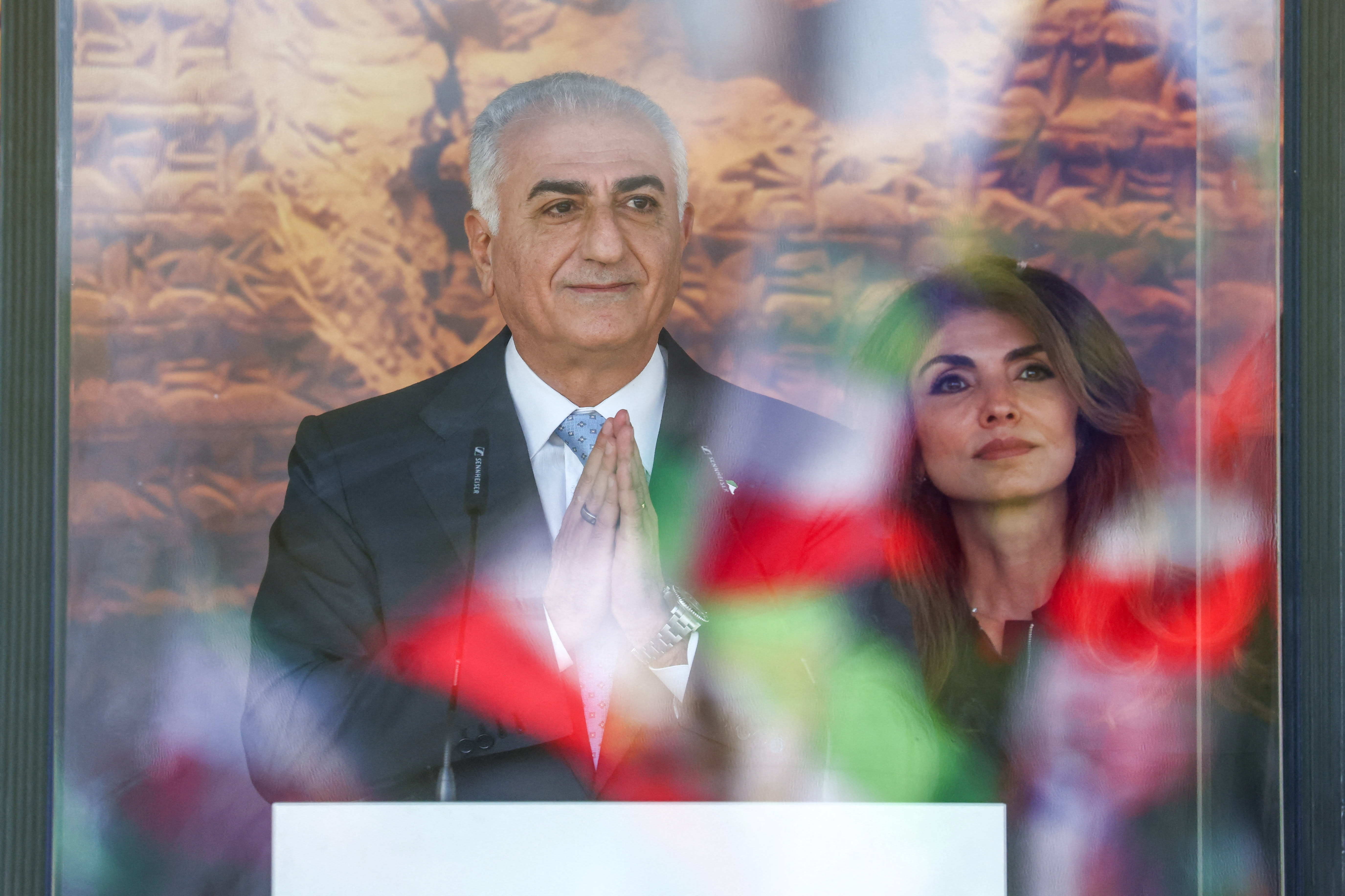 ایران ولیعهد رضا پهلوی و روزنامه نگاران ضد رژیم را به دلیل «تحریک» اعتراضات دی ماه متهم کرد.