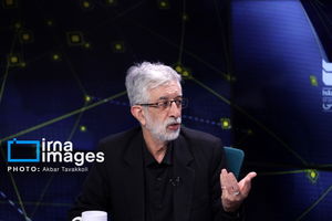 روایت حداد عادل از نحوه زندگی فرزندان رهبر شهید انقلاب