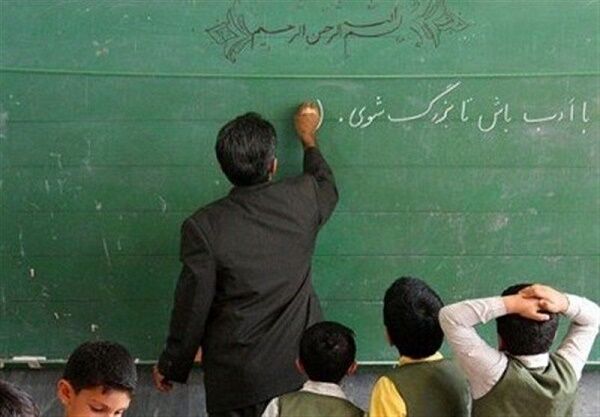 کمبود معلم، معاونان مدارس را میان کلاس درس و مدیریت سرگردان کرده است