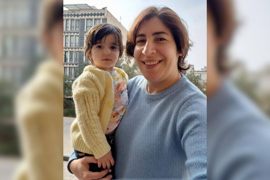 گروه حقوق بشر می گوید دختر دو ساله فعال ایرانی به زندان اوین فرستاده شده است