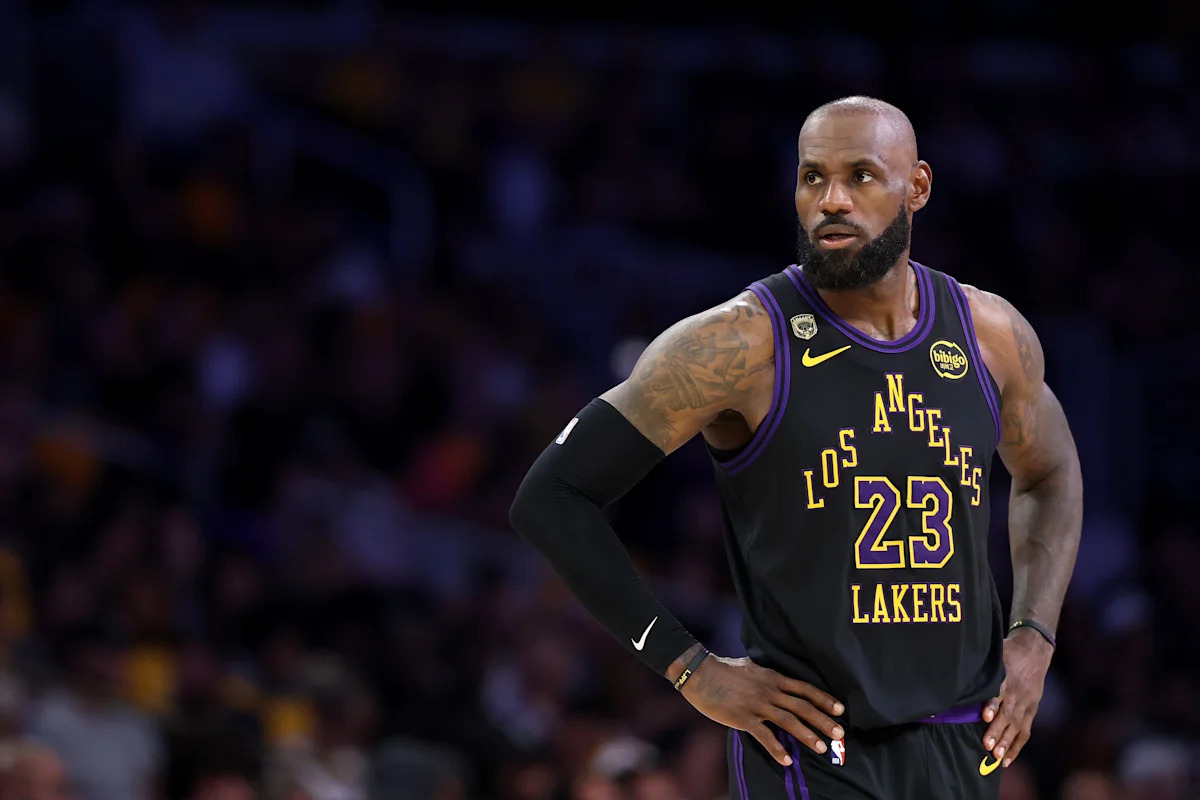 اخبار آژانس آزاد NBA 2026: کلیپرز و رپتورز به مذاکرات تجاری Kawhi Leonard ادامه می دهند. تصمیم لبرون جیمز برای لیکرز نزدیک است