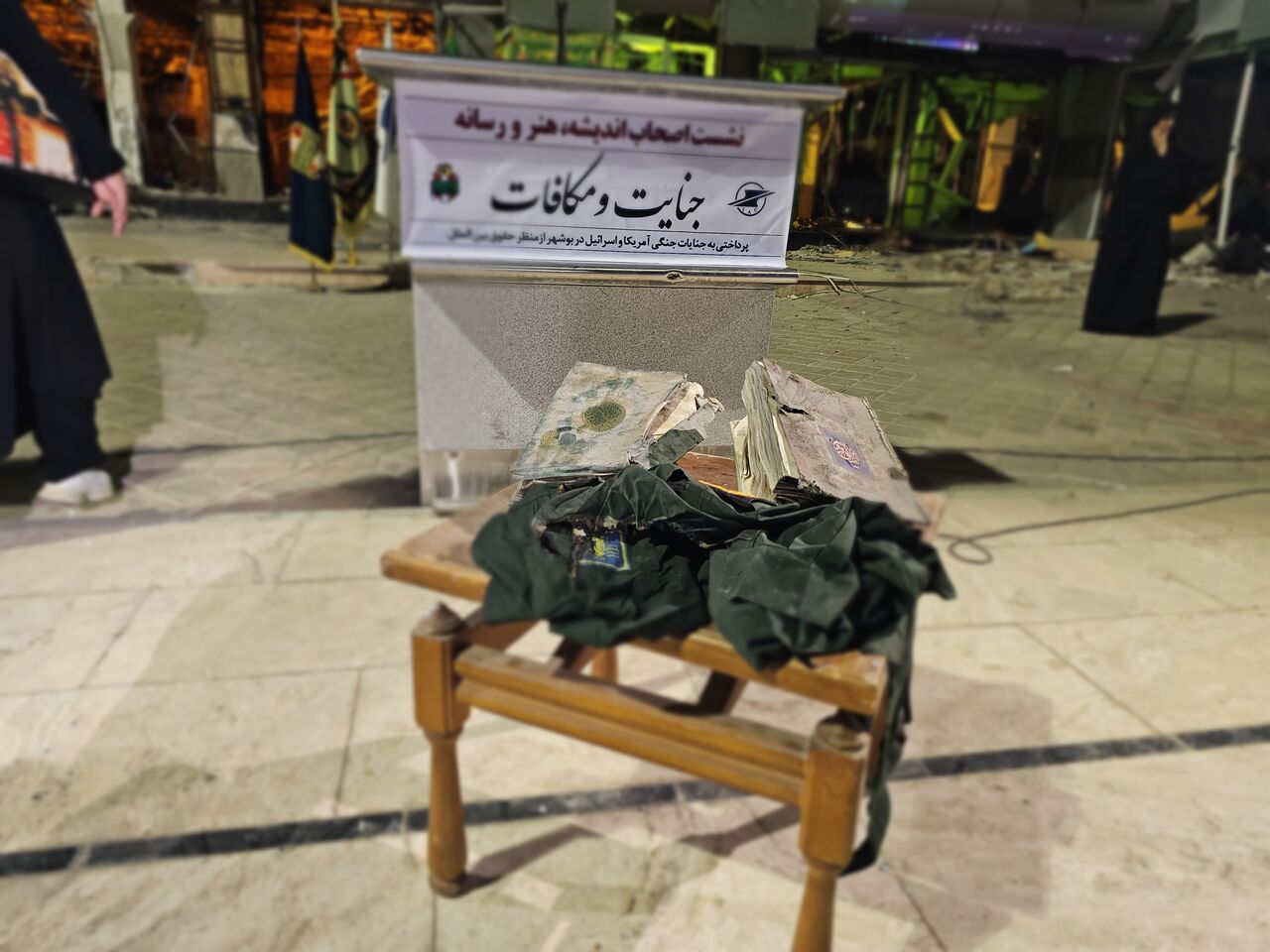 فرماندار :دشمن خسارات سنگینی را به بخشهای غیر نظامی بوشهر وارد کرد